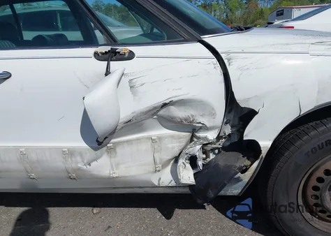 1994 Buick Park Avenue из США, поврежденный, VIN 1G4CW52L2RH610783